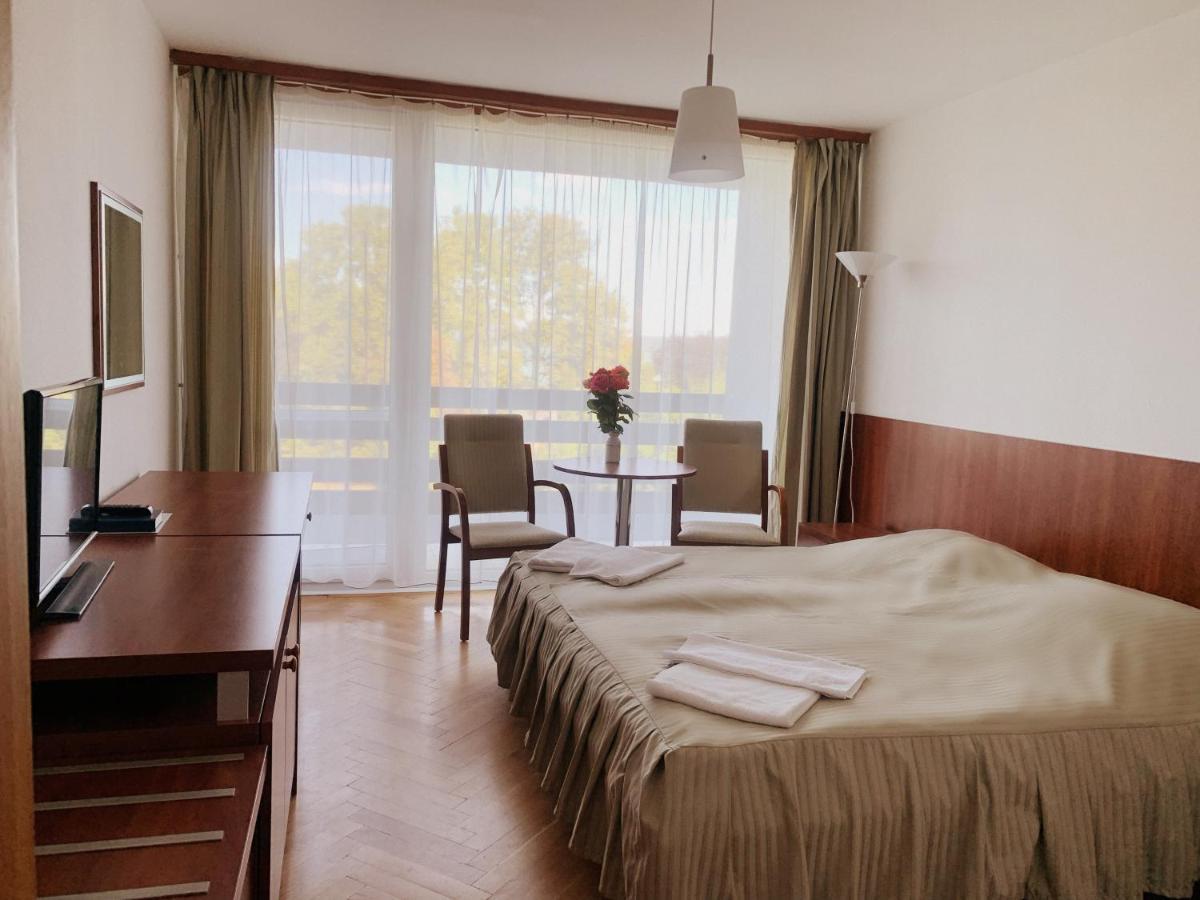 Riviera Park Hotel Balatonföldvár Exteriör bild
