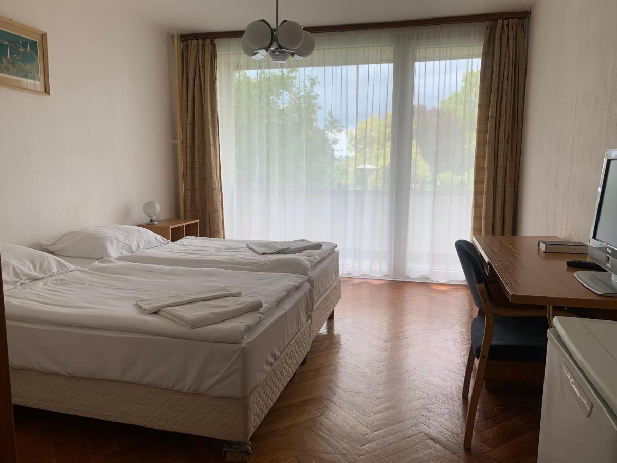 Riviera Park Hotel Balatonföldvár Exteriör bild
