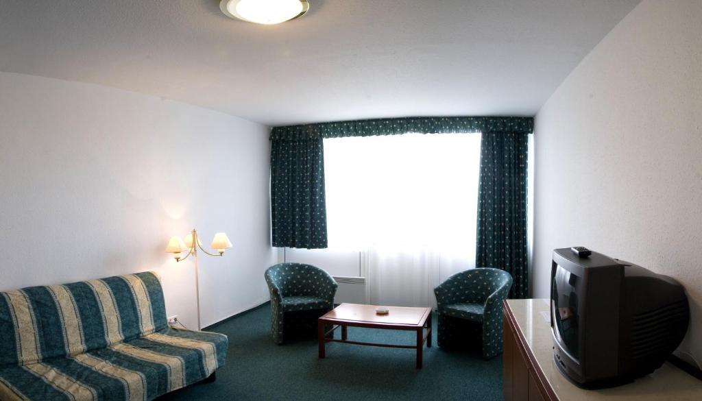 Riviera Park Hotel Balatonföldvár Exteriör bild